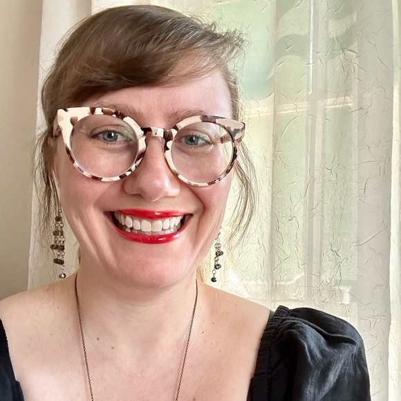 Meet your Posher, Meagan - Picture 17 of 17